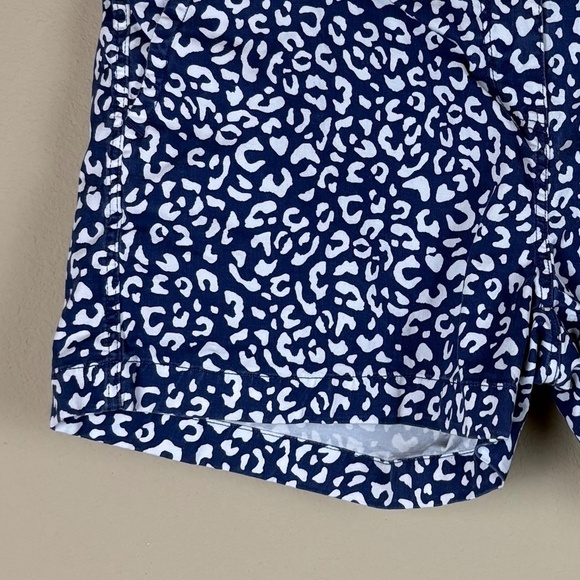 Vineyard Vines Blue/White Animal Print Shorts; Size 12 - Picture 3 of 13